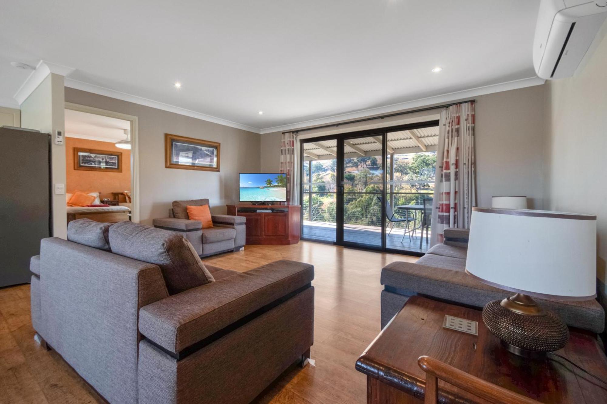 Elm Cottage Tumut Exterior photo